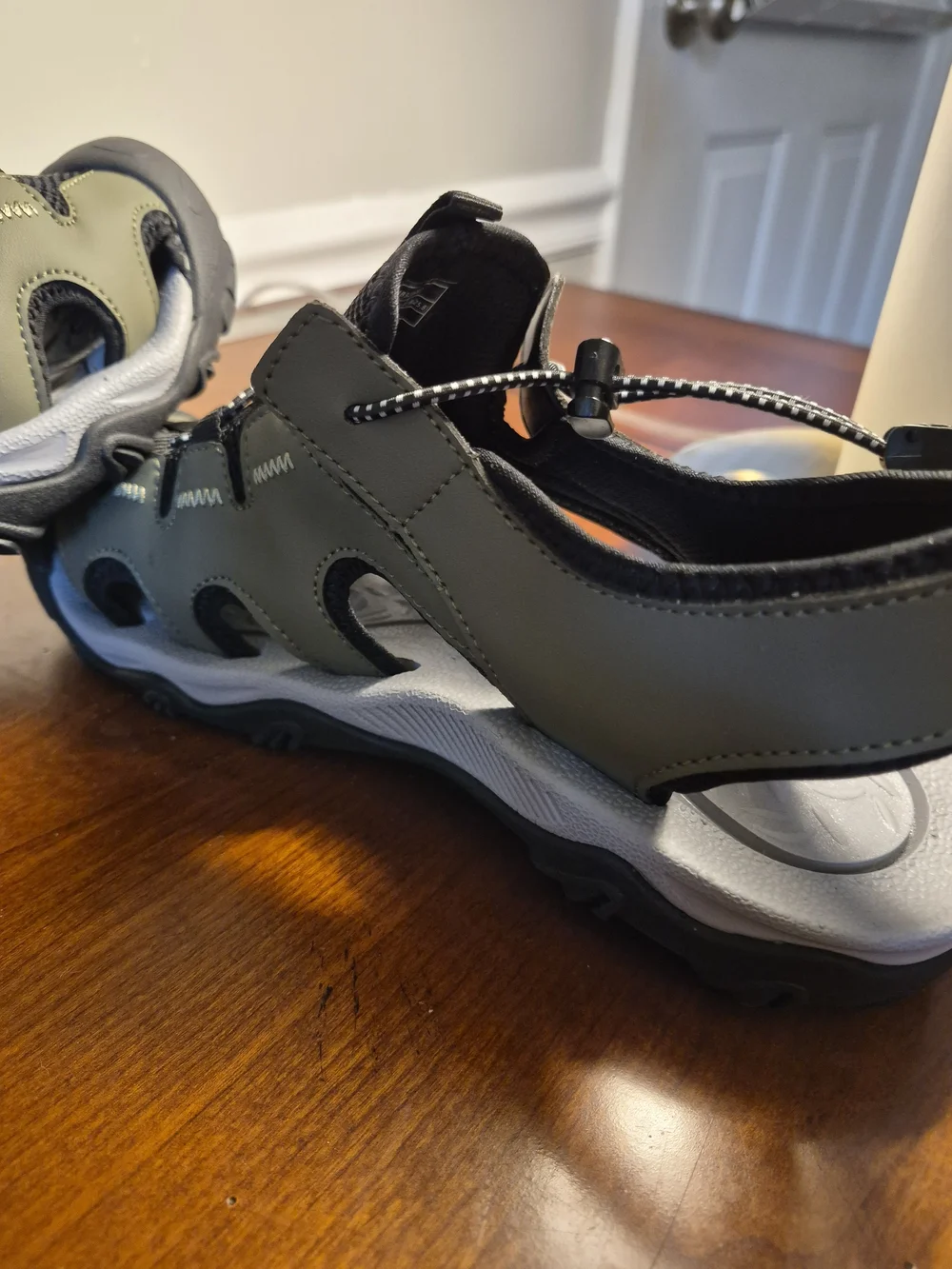 Men's Olive Green Sport Sandals with Black Accents Size 7
